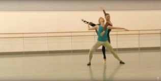 Ensaio de Romeu e Julieta da companhia convidada Northern Ballet